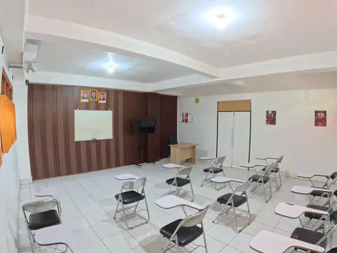 Kelas F&B Service
