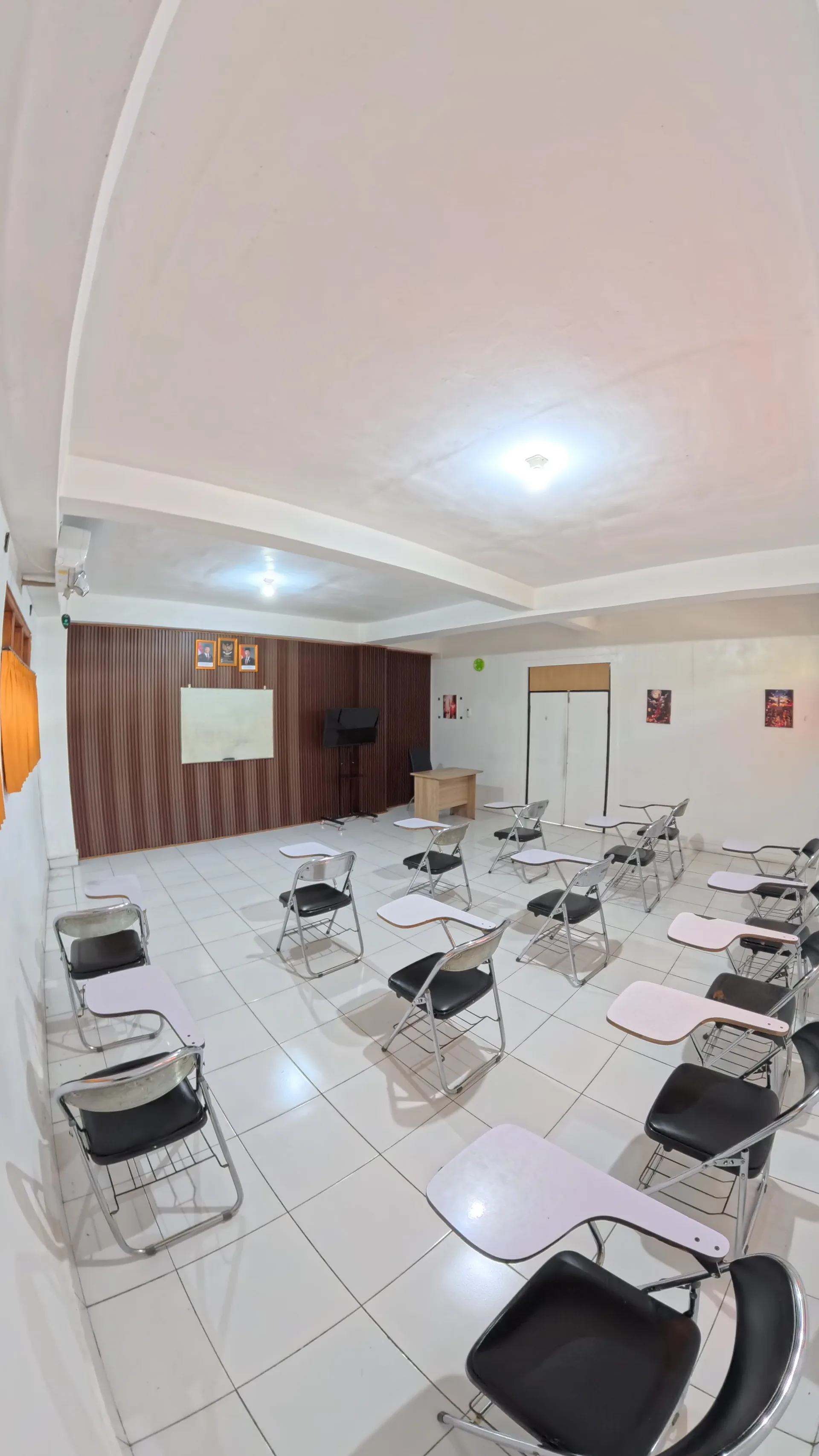 Kelas F&B Service